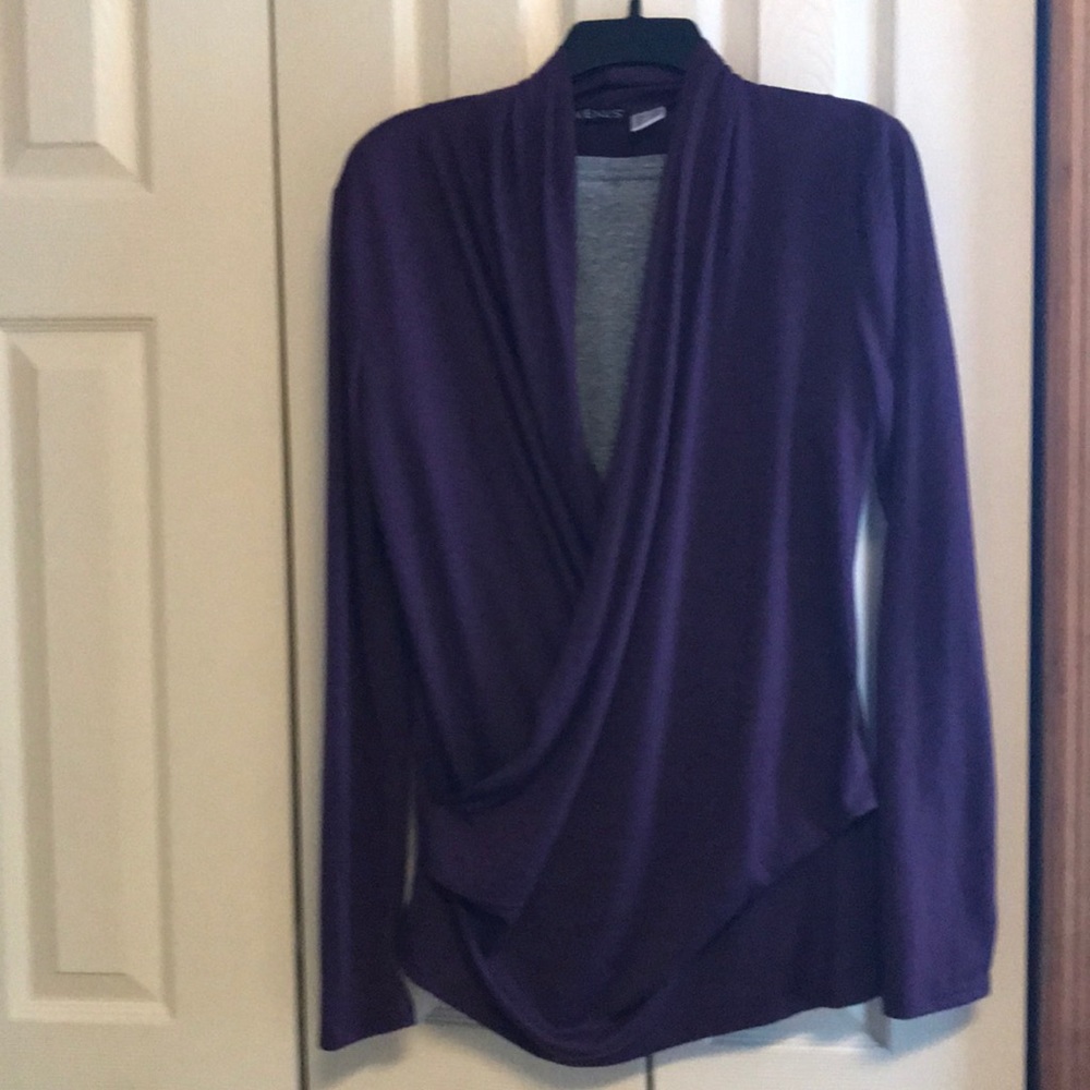 Venus Women’s V-neck Top Size Medium